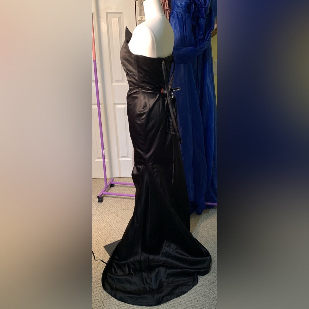 Strapless HIGH Slit Satin Train Ruching Black Architectural Gown - Picture 6 of 9